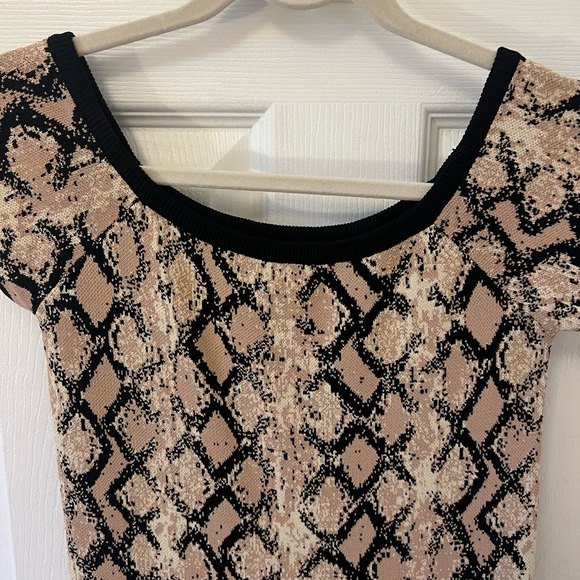 Warehouse python dress - Picture 2 of 3